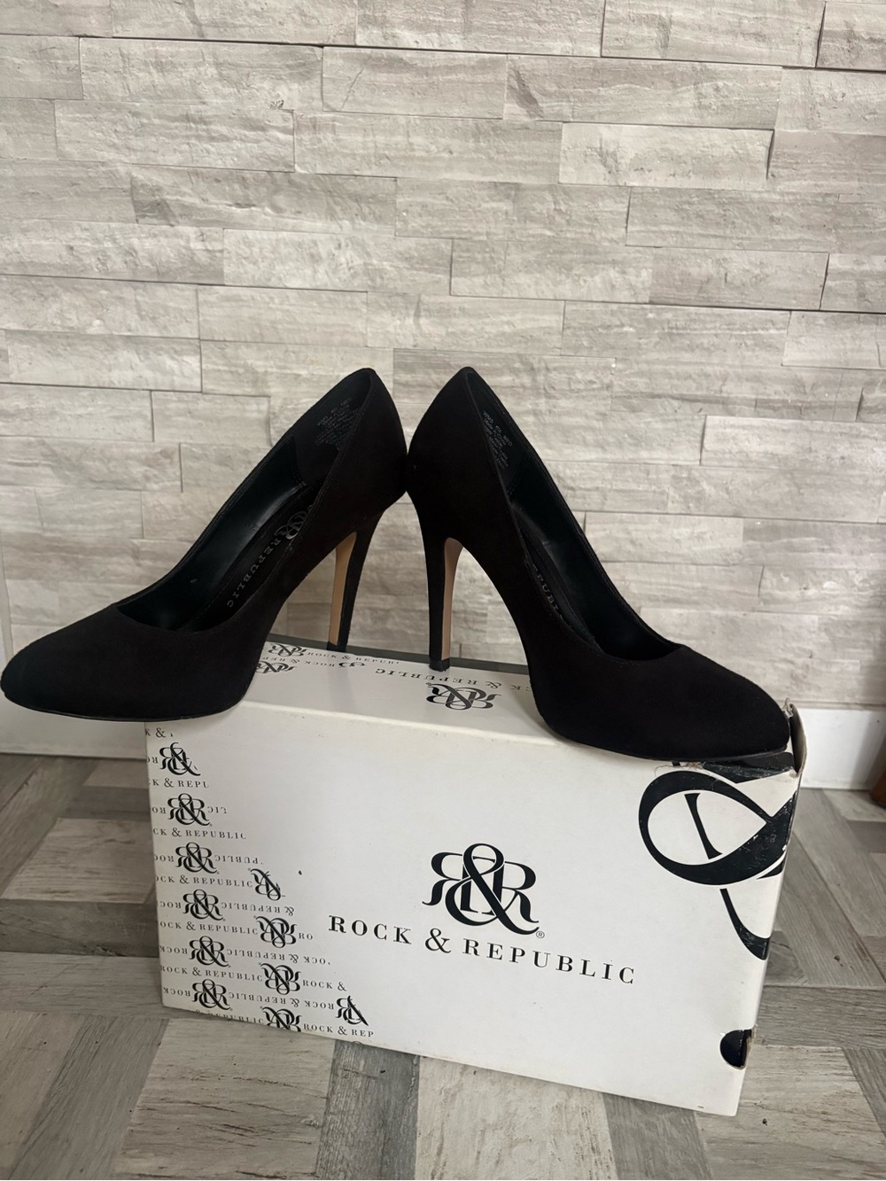 Rock & Republic Black Suede Stiletto Pumps